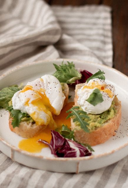 Poached Eggs with Avocado and Smoked Salmon